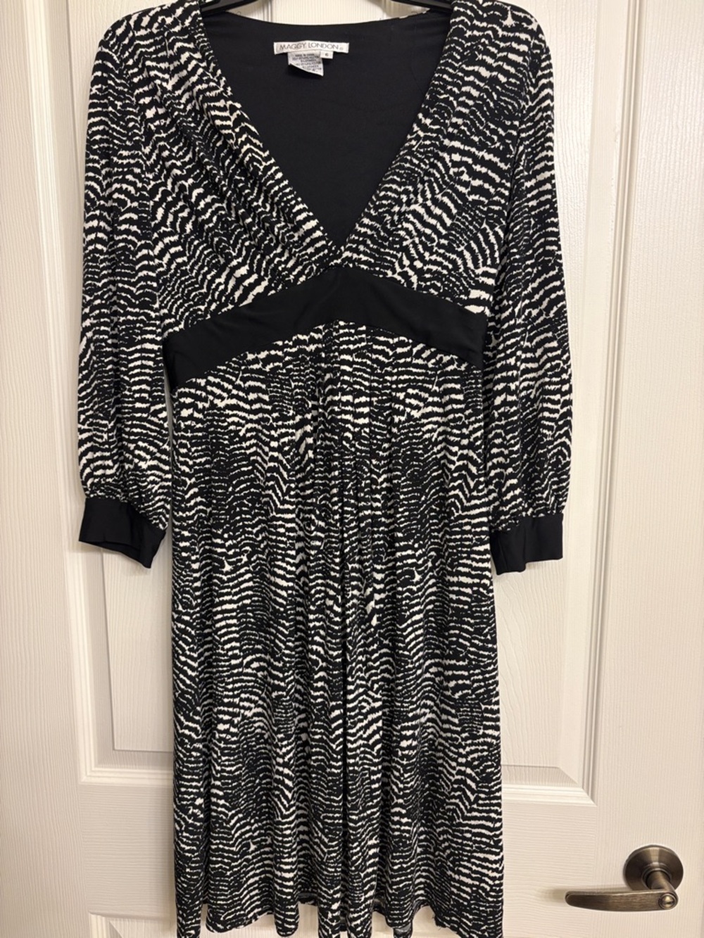 Maggy London Black and White Long Sleeve V-Neck Dress